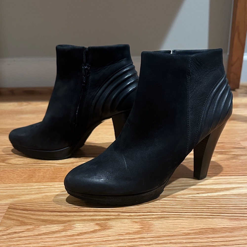 Paul Green Black Heeled Ankle Boots NWOT
